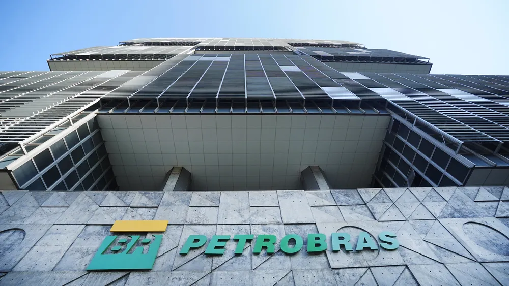 AGORA: Petrobras anuncia aumento de R$ 0,25 no diesel a partir de sábado