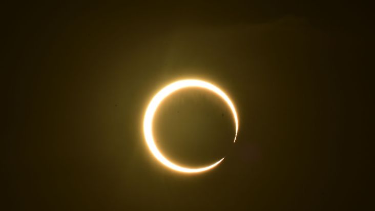 SURPREENDENTE: Imagens de satélite mostram sombra da Lua sobre Brasil ...