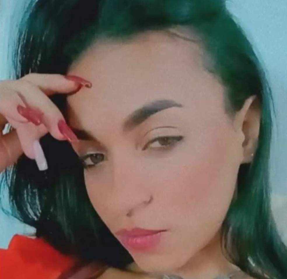 Jovem de 23 anos é assassinada a tiros em posto de combustível na Bahia — Foto: Reprodução/TV Santa Cruz