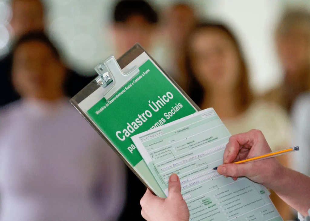 Entenda o processo de inscrição no Cadúnico e garanta acesso a benefícios sociais!