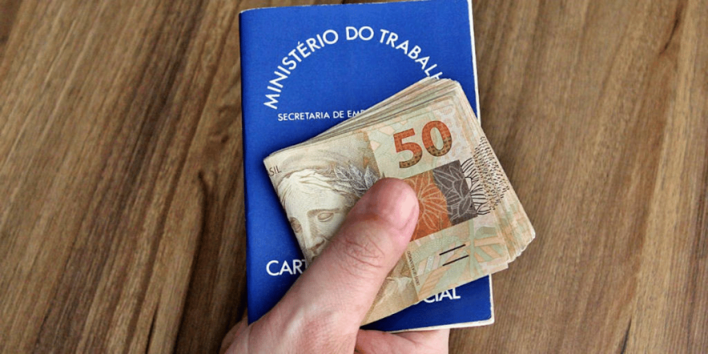Proposta de salário mínimo de R$ 1.502,00 no Brasil: impactos e expectativas