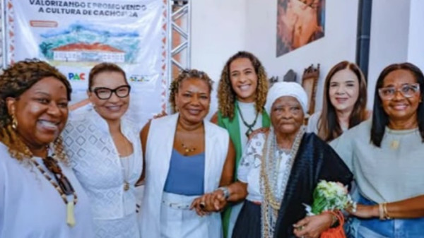 Foto:Janja e ministras na Festa da Boa Morte Foto: Cláudio Kbene/PR