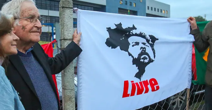 No documento, em inglês, mensagem cita Lula durante período em que o petista esteve preso em Curitiba | Foto: Reprodução/Redes sociais