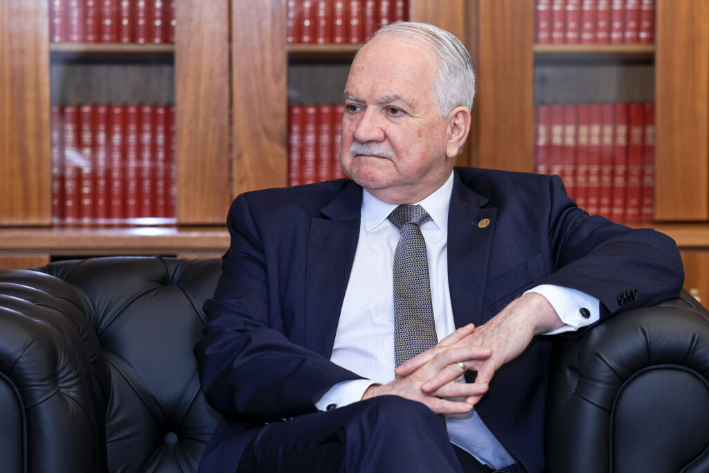 Proposta de código de conduta no STF enfrenta resistência interna; aliados de Fachin temem impacto político e associação com crise do caso Master