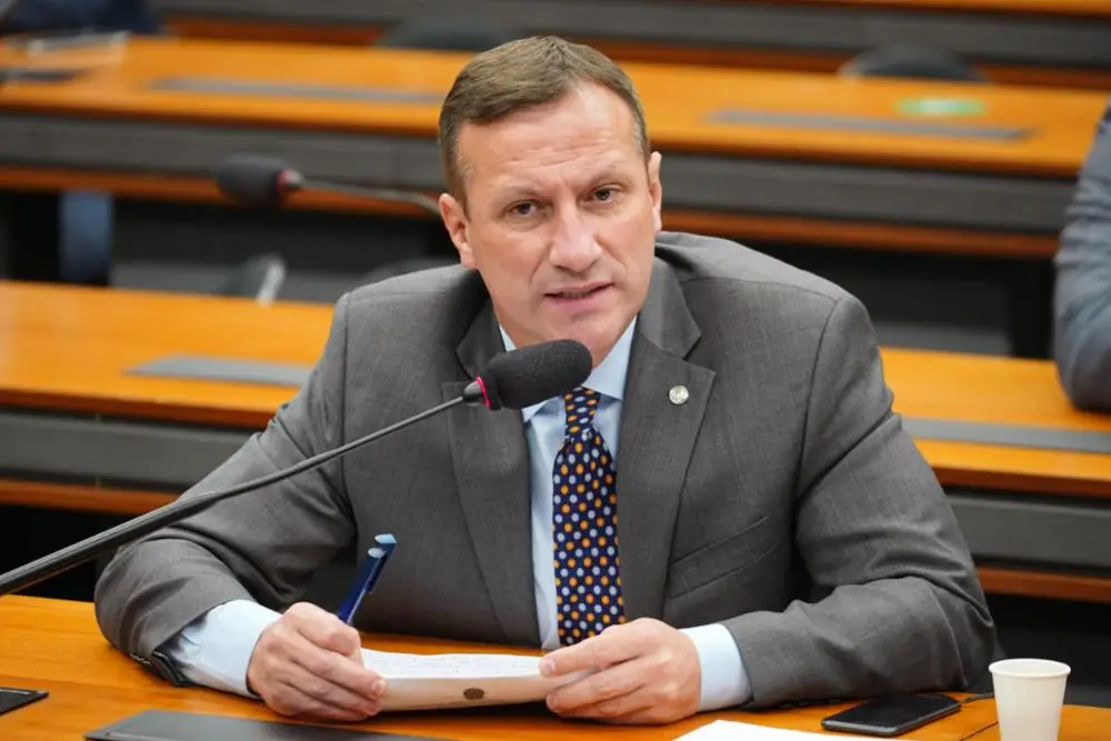 PL vai à PGR contra propaganda de Lula no Carnaval