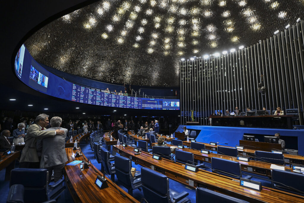 Oposição conseguiu barrar o PL da misoginia digital no Senado
