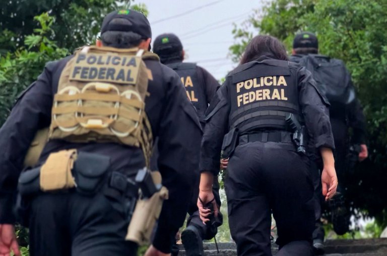PF investiga grupo com advogados e servidores por venda de influência