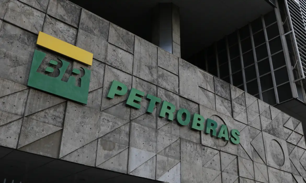 Petrobras sobe diesel após governo zerar PIS/Cofins