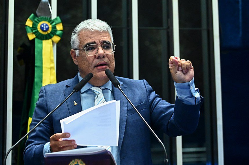 Senadores vão ao STF para forçar CPI do Master