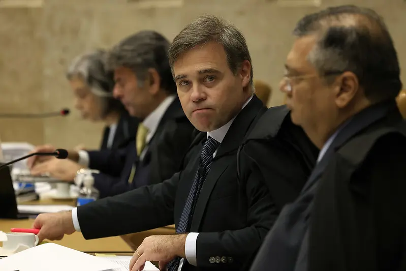 Um golpe do STF contra Mendonça?