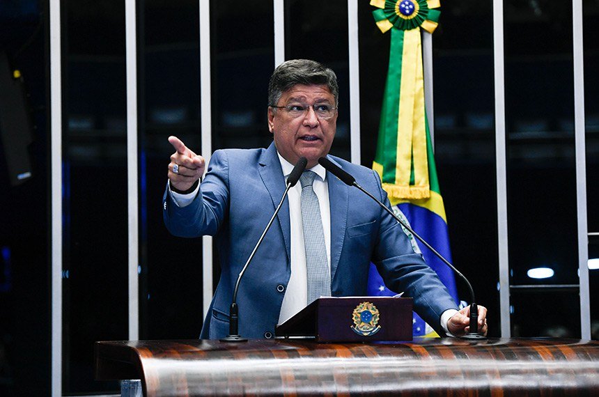 Carlos Viana quer convidar Flávio Dino para explicar na CPMI do INSS a decisão que anulou a quebra de sigilo de Lulinha.