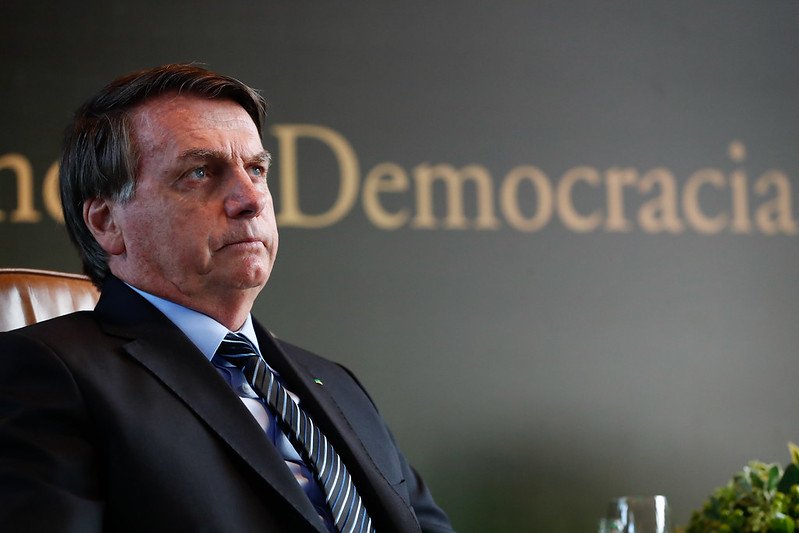Pesquisa Quaest mostra que 42% das postagens nas redes sociais foram contra a prisão de Jair Bolsonaro, enquanto 35% apoiaram a medida