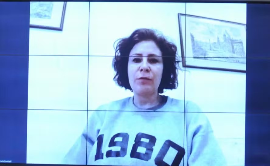 A deputada federal Carla Zambelli presta depoimento na CCJ da Câmara — Foto: Renato Araújo/Câmara dos Deputados