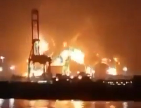 Petróleo dispara após ataques do Irã a infraestruturas energéticas