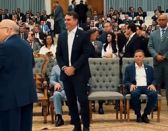 Flávio é denunciado à PGR por fazer propaganda eleitoral antecipada em igreja e pode acabar ficando inelegível. Foto: Reprodução