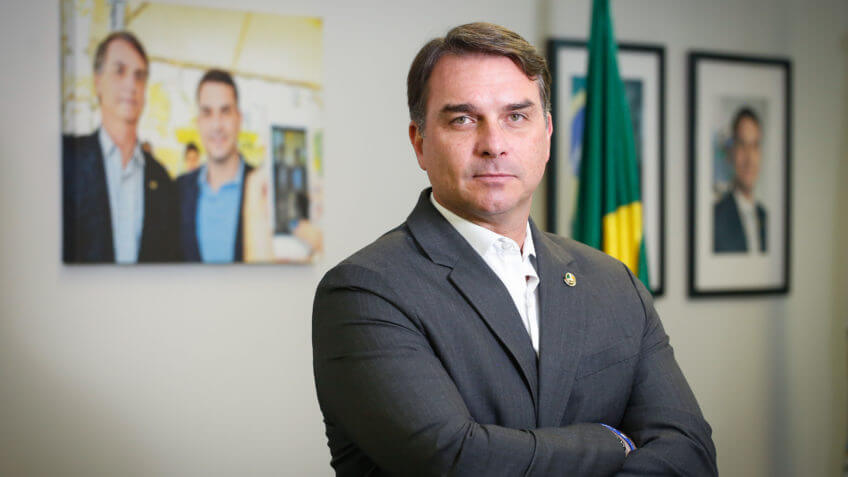 Publicação de Flávio Bolsonaro no X onde ele afirma que Lula (PT) será delatado