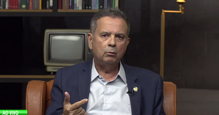 Marinho no ALive: Flávio não vencerá apenas com apoio de “quem admira” Bolsonaro