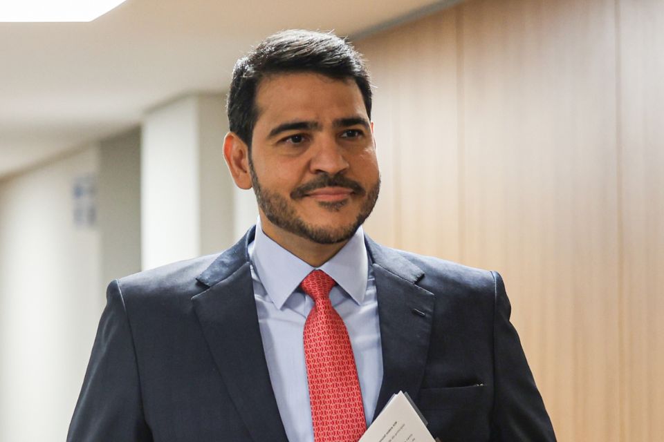 Segundo informações divulgadas pelo jornal O Globo, Messias manifestou aos bispos posição contrária ao aborto, alinhada à chamada teoria concepcionista, visão segundo a qual a vida tem início na fecundação.