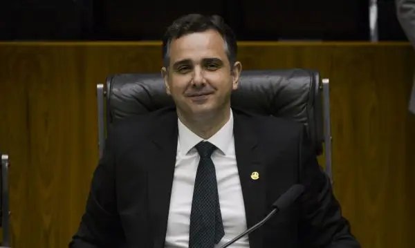 Pacheco adia decisão sobre candidatura em Minas