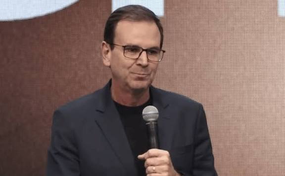 Eduardo Paes sobre Malafaia: "Mexeu com ele, mexeu comigo"