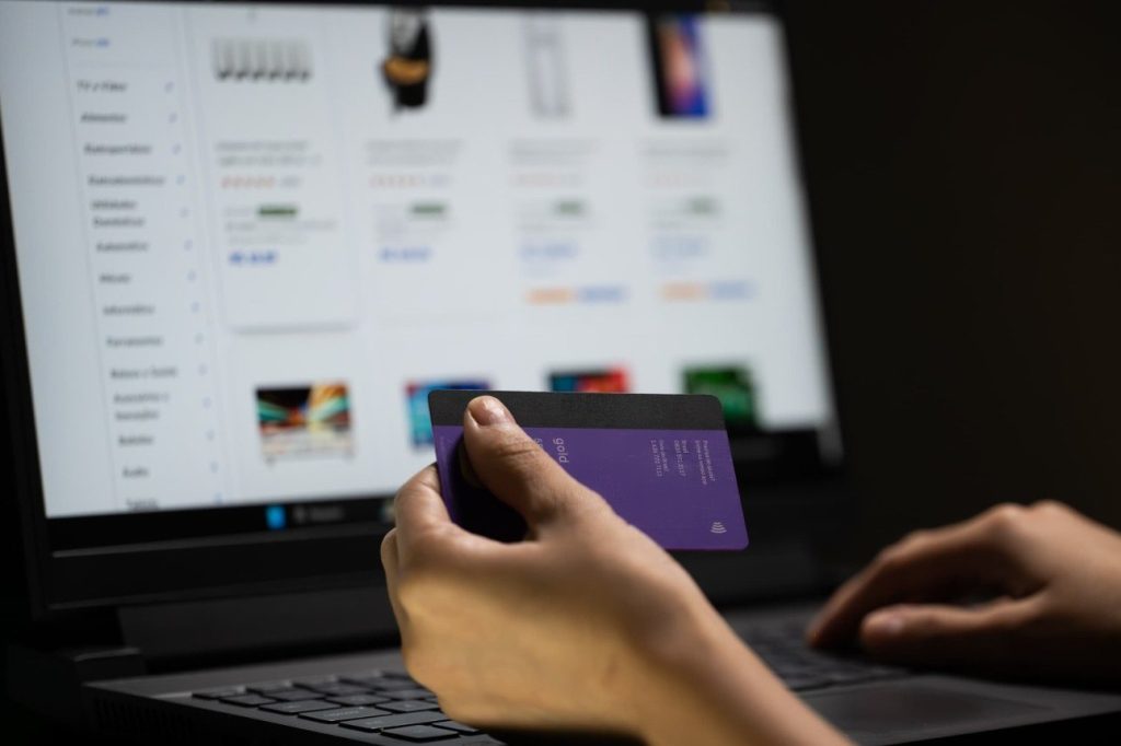 Taxa das blusinhas preservou 135 mil empregos, aponta CNI