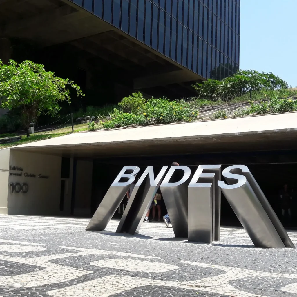 Ranking dos países mais beneficiados pelo caixa do BNDES durante as gestões do PT | Fonte: Ranking dos Políticos