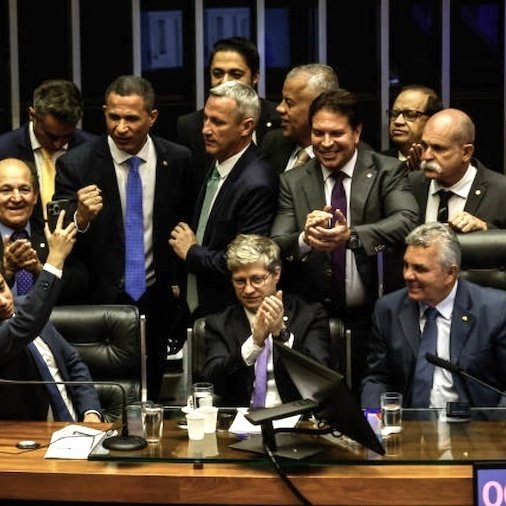 Marcel Van Hattem, Marcos Pollon e Zé Trovão punidos por ocuparem Mesa Diretora