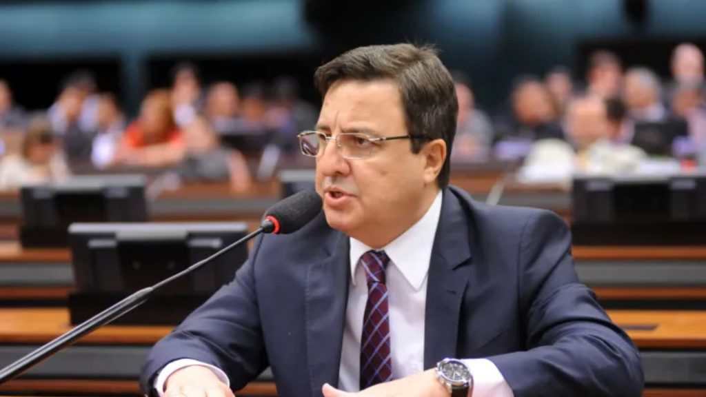 Danilo Forte pede suspensão do LRCAP e investigação da PF sobre leilão de energia
