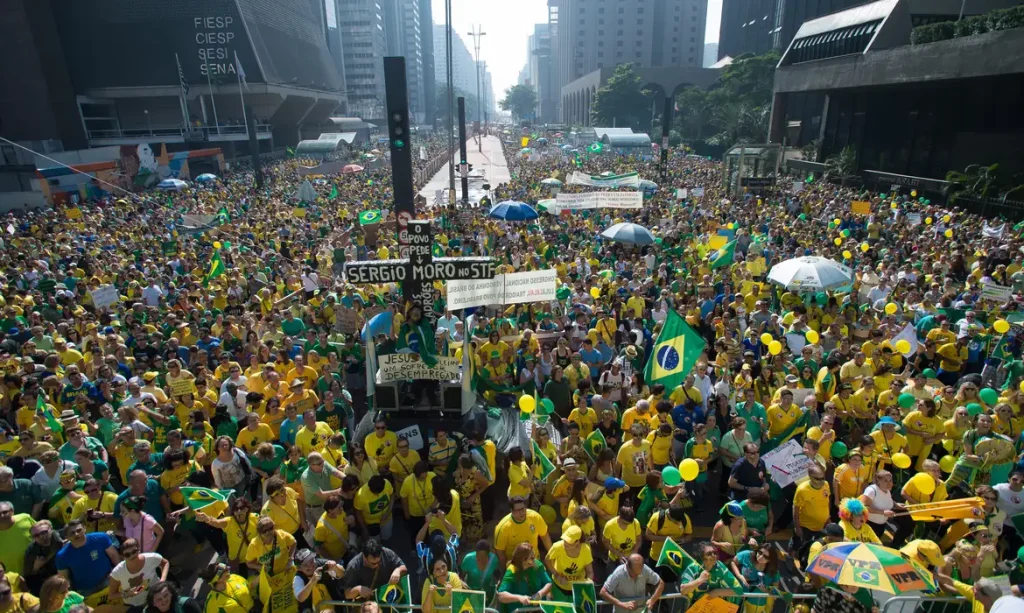 1º de Maio: Direita frustra ato da esquerda na Paulista após reserva antecipada