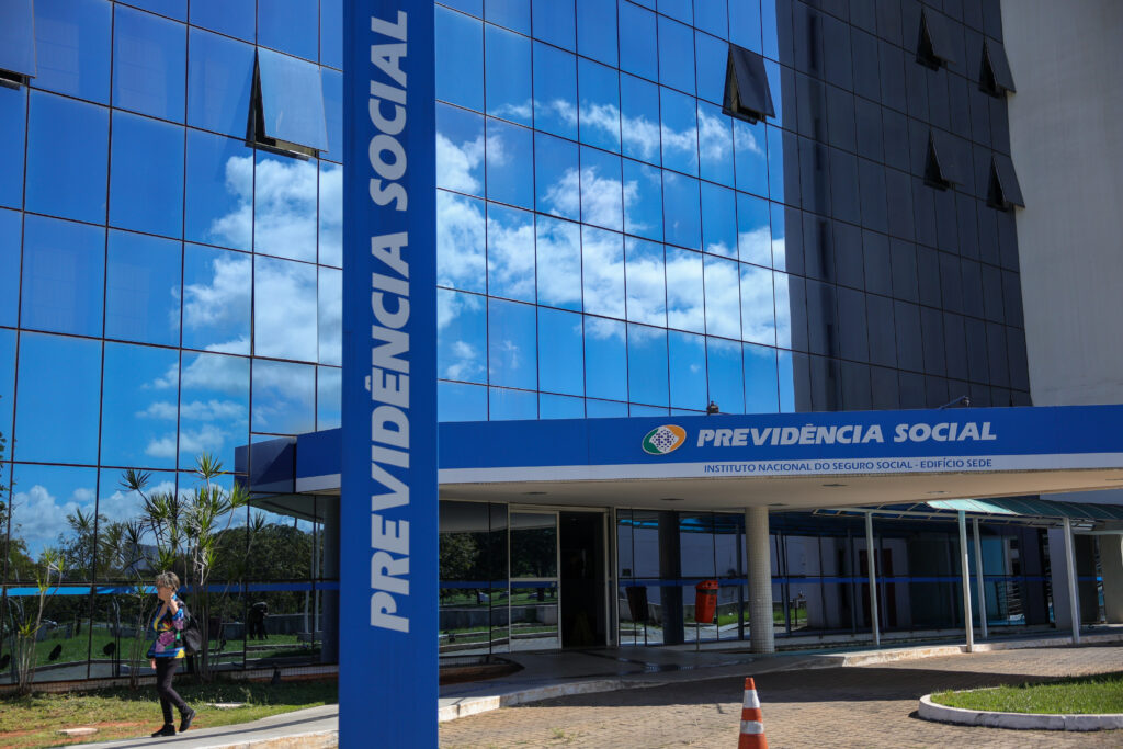 Contratação de consignado no INSS passa a exigir biometria facial