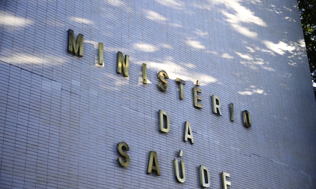 Ministério da Saúde nega desperdício em descarte de vacinas e medicamentos do SUS estimado em R$ 108 milhões e cita ressarcimento e regras sanitárias