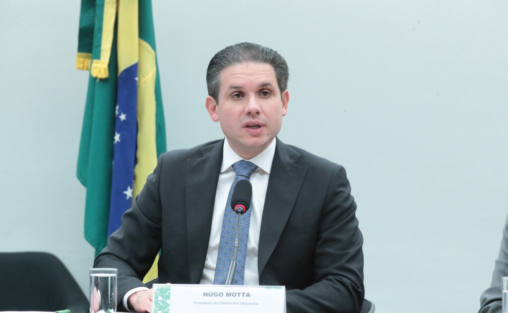 As duas propostas são de autoria do governo federal, mas enfrentam resistência na Câmara
