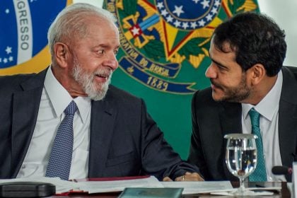 Presidente Lula e o advogado-geral da União, Jorge Messias. Foto: Rafa Neddermeyer/ Agência Brasil