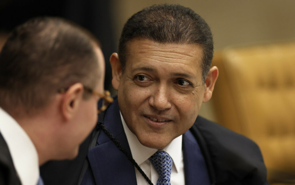Nunes Marques enterra ação de Bolsonaro contra Lula e Gleisi