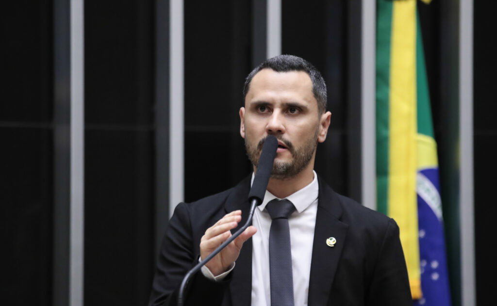 O senador Cleitinho