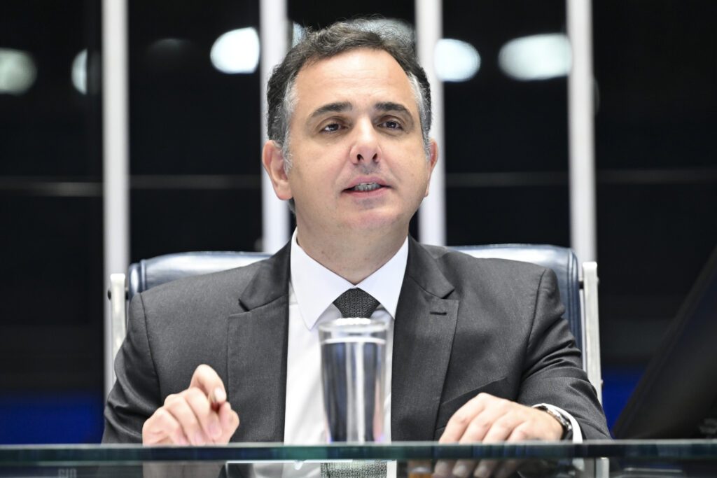 senador Rodrigo Pacheco (PSB-MG)