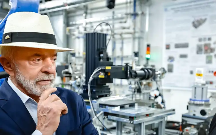 Presidente Lula durante visita às quatro novas linhas de luz do CNPEM, no Polo II de Alta Tecnologia de Campinas - Ricardo Stuckert / PR
