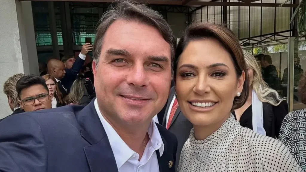 Flávio diz que vai conversar com Michelle após atritos no PL