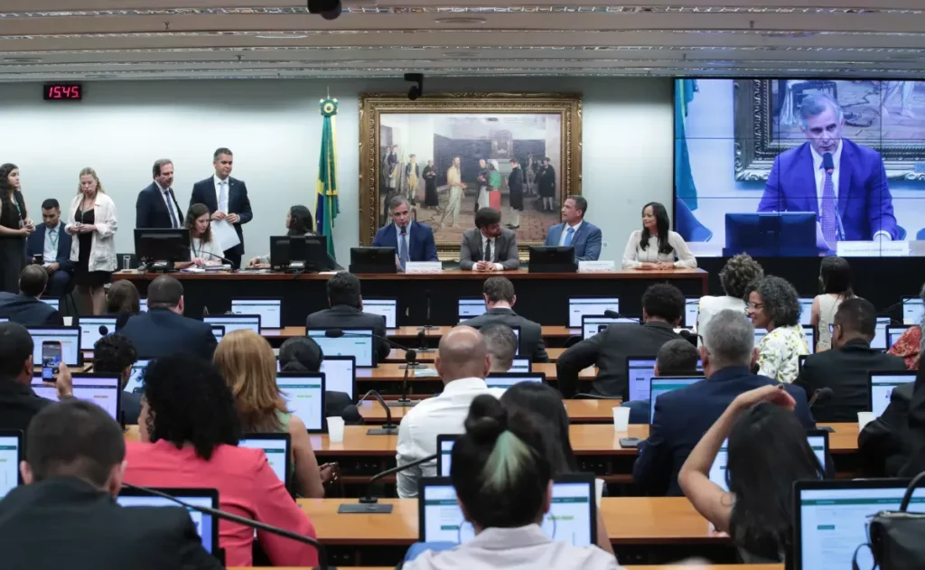 Deputados durante reunião da Comissão de Constituição e Justiça • Bruno Spada/Câmara dos Deputados