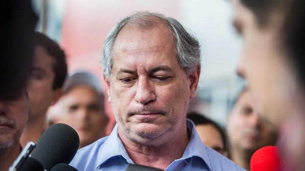 Ciro Gomes critica Lula, PT e PSB, apontando conivência e ligação com organizações criminosas no Ceará