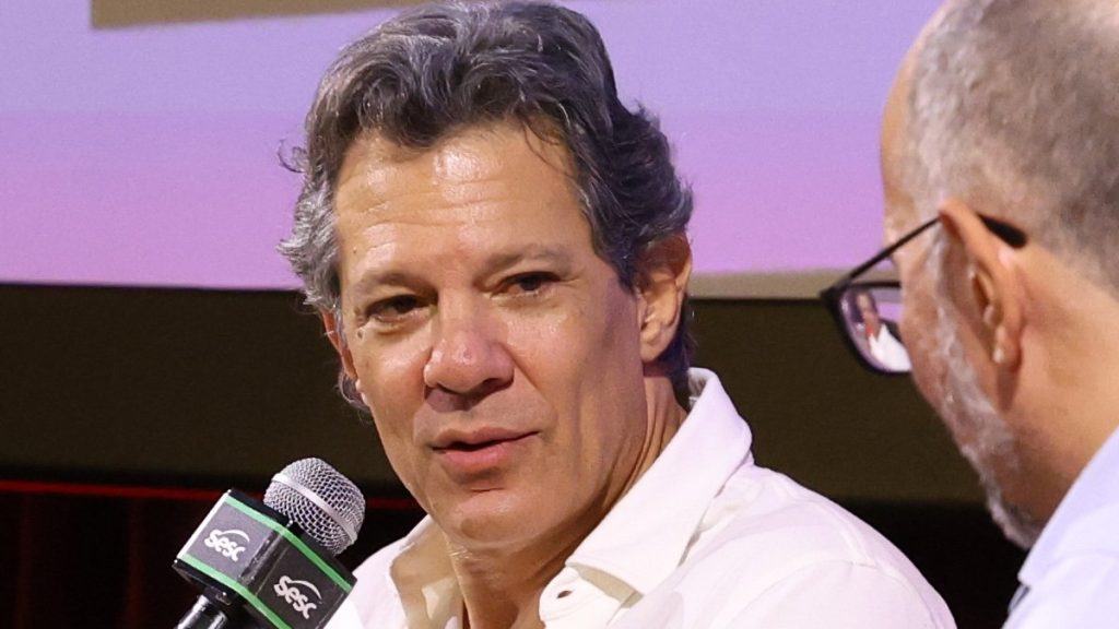 Fernando Haddad no lançamento de seu livro em São Paulo. Foto: Rovena Rosa/Agência Brasil