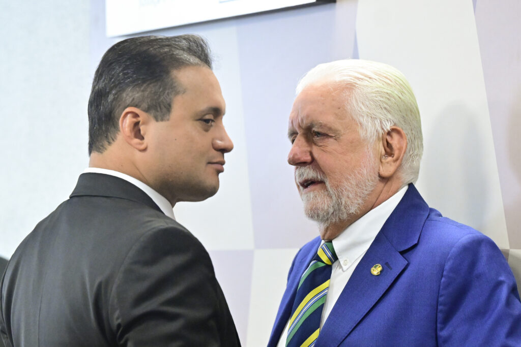 senador Weverton (PDT-MA); líder do governo no Senado Federal, senador Jaques Wagner (PT-BA)