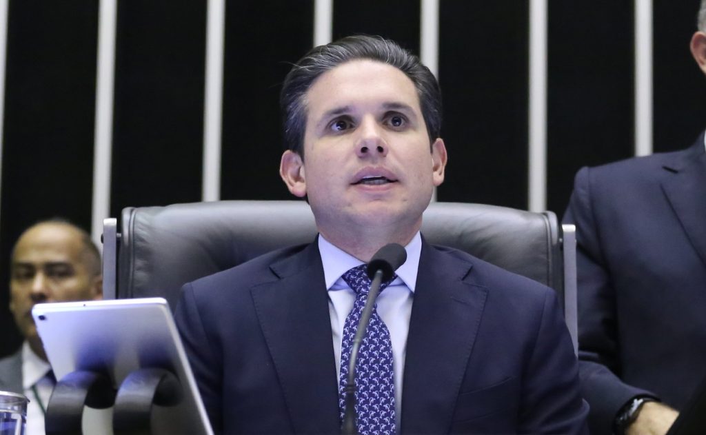 O presidente da Câmara Hugo Motta reafirmou nesta terça (5), o compromisso com a modernização da legislação e o fortalecimento da agenda energética brasileira.