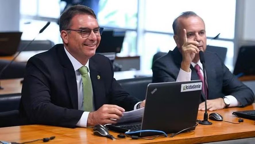 Flávio Bolsonaro e Rogério Marinho
