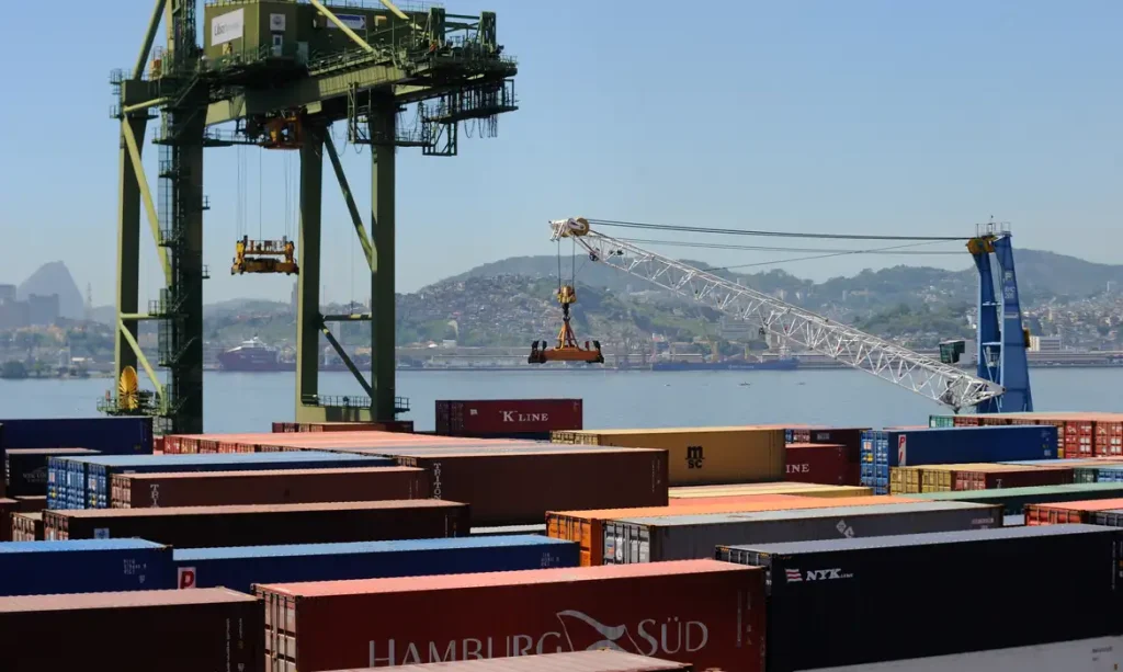 Porto- Governo reúne setor produtivo após não negociar com Trump contra tarifaço