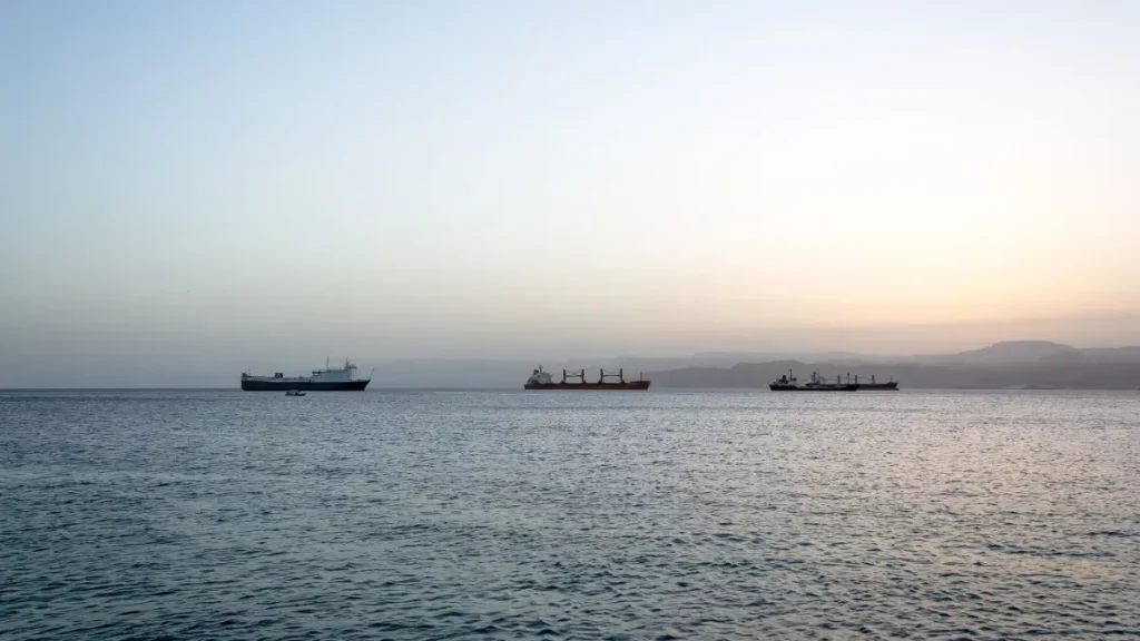 Praia de Aqaba, que serve como janela da Jordânia para o Mar Vermelho • MItz