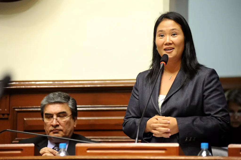 Keiko Fujimori ganhou em votação apertada, com 50,135% Foto: Congreso de la República del Perú/Wikimedia Commons