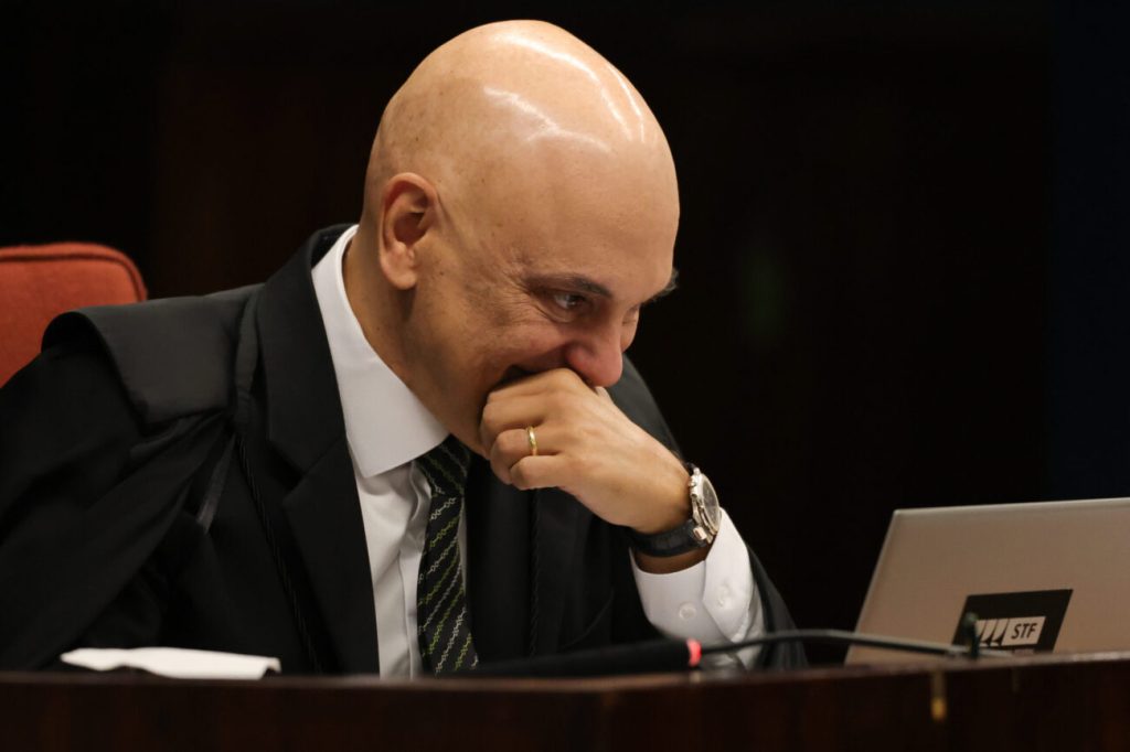 OAB cobra de Moraes liberação de contato entre Flávio e Bolsonaro