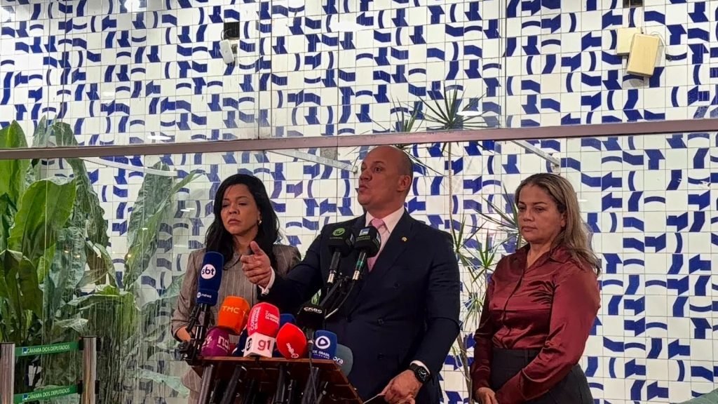 Oposição pede impeachment de Alexandre de Moraes