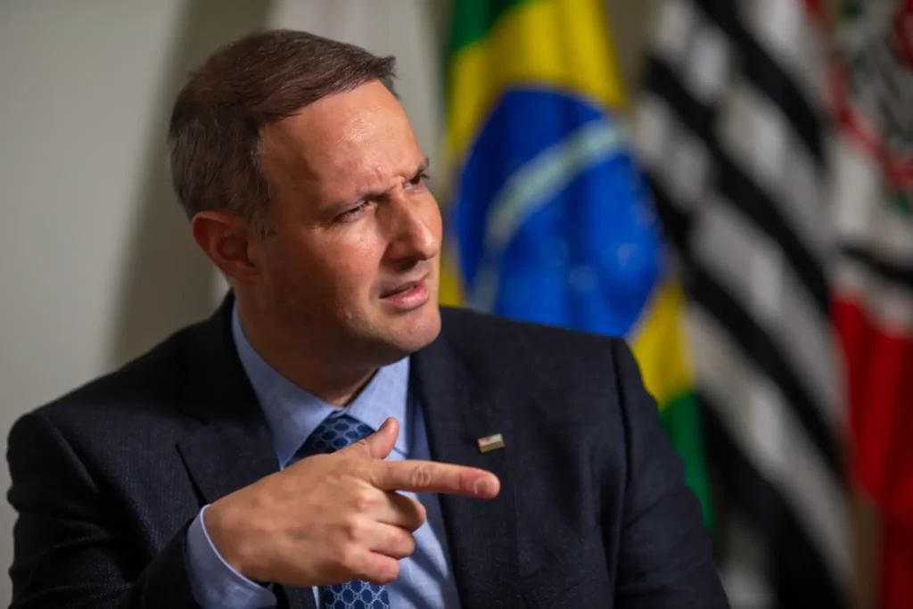 Derrite contraria federação e se recusa a votar em Alcolumbre